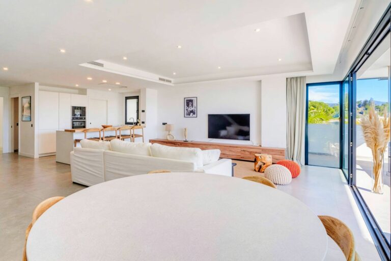 f51dd7e8cfa872c5312531a141124e01 - 7