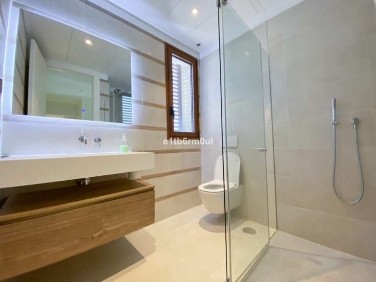 f7129ad7b9b14c4cdaf71f000d9cce5d - 12