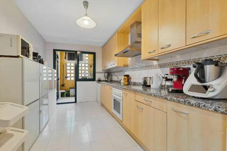 f7705c44cdd851ebd82982cee786dfb2 - 13