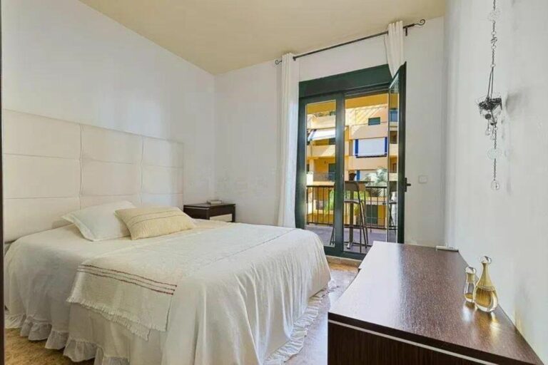 f7705c44cdd851ebd82982cee786dfb2 - 16