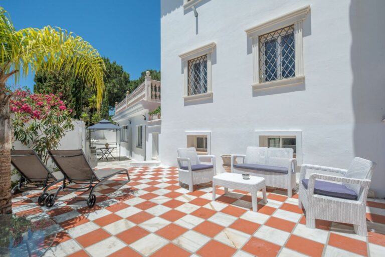 f80e5d04ef21393ad86b76fbdb34d855 - 10