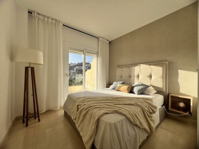 f857b2139b7c96512783499d2996c3b0 - 4