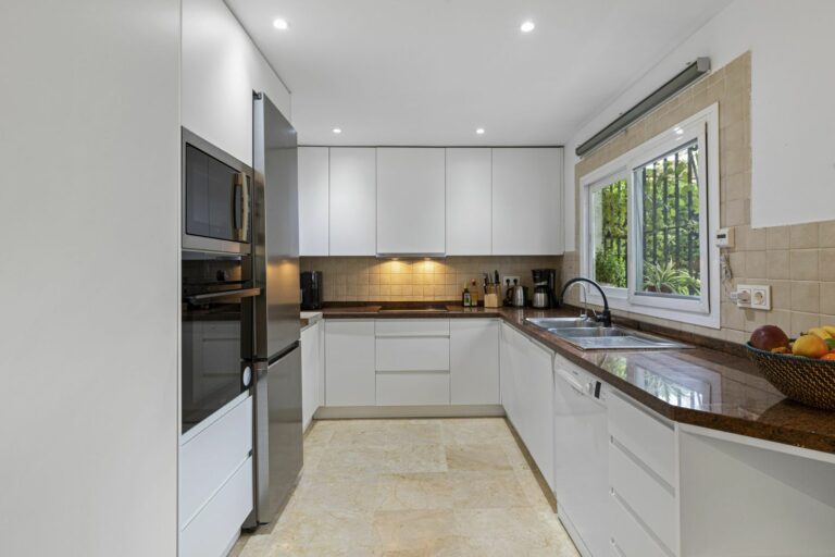 f8c89f944139143f01dea5ffefcf9e6a - 10