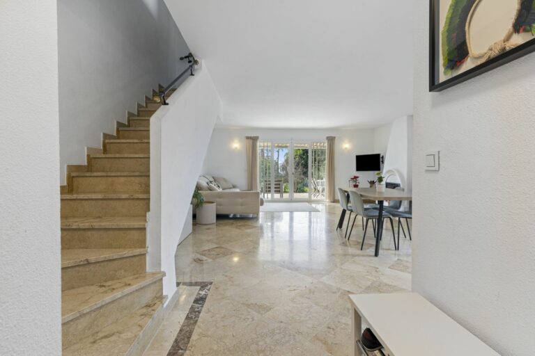 f8c89f944139143f01dea5ffefcf9e6a - 7