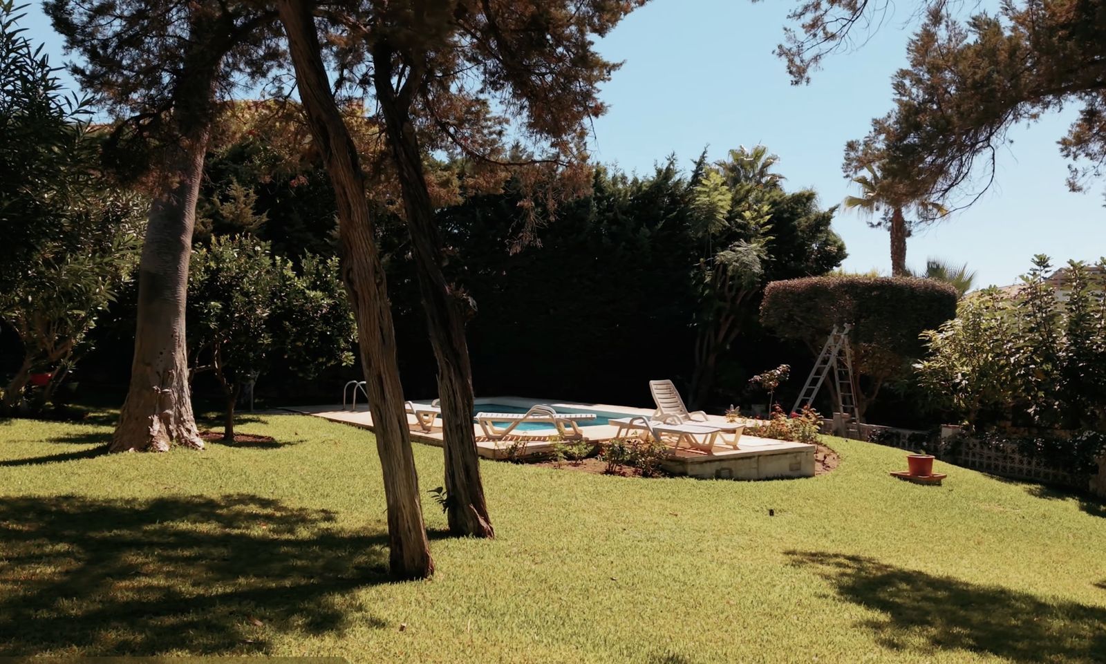 f9d58ee9a93962279874938a7897d9db - 14