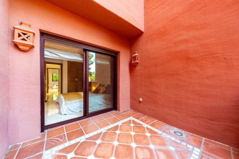 f9e0ec59508ba1f0b21aa46ac1f3a346 - 13