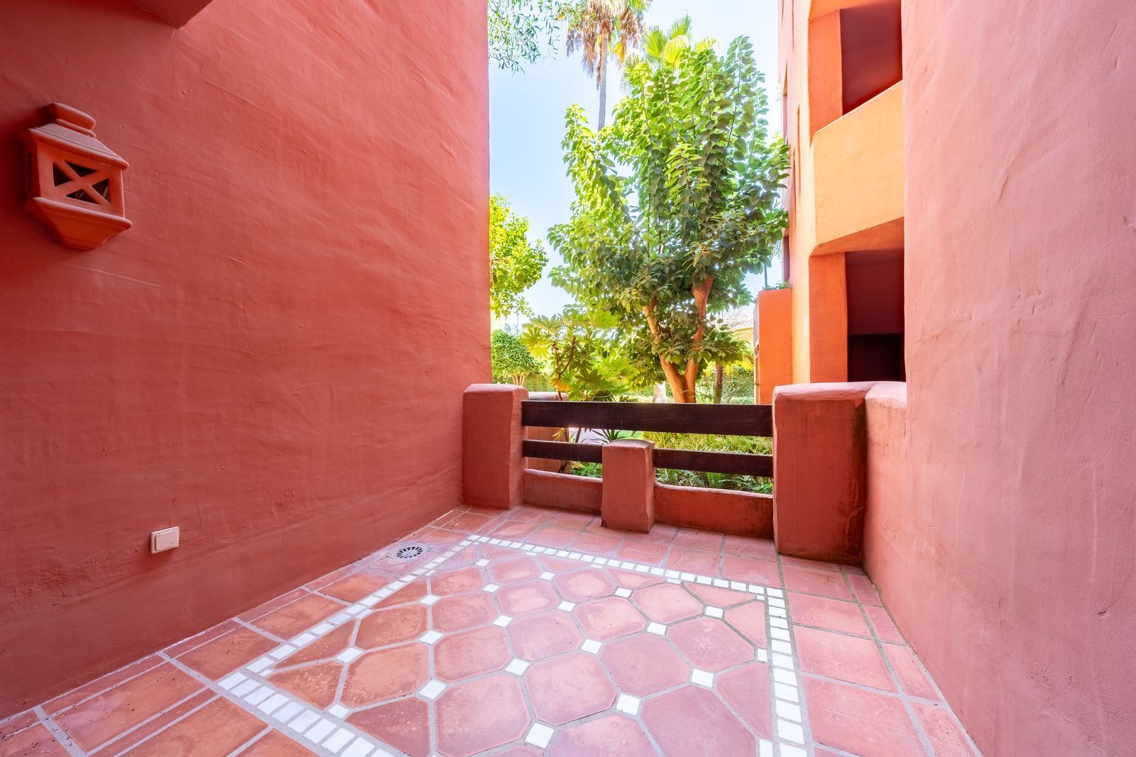 f9e0ec59508ba1f0b21aa46ac1f3a346 - 14