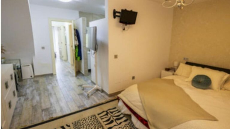 f9e7d999a1705c68f3013b2ede8cb77f - 4