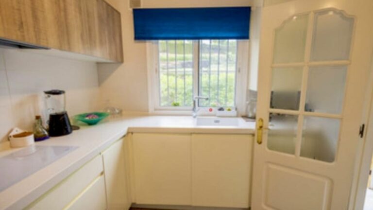 f9e7d999a1705c68f3013b2ede8cb77f - 5