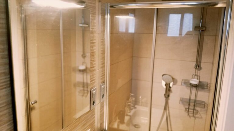 f9e7d999a1705c68f3013b2ede8cb77f - 9