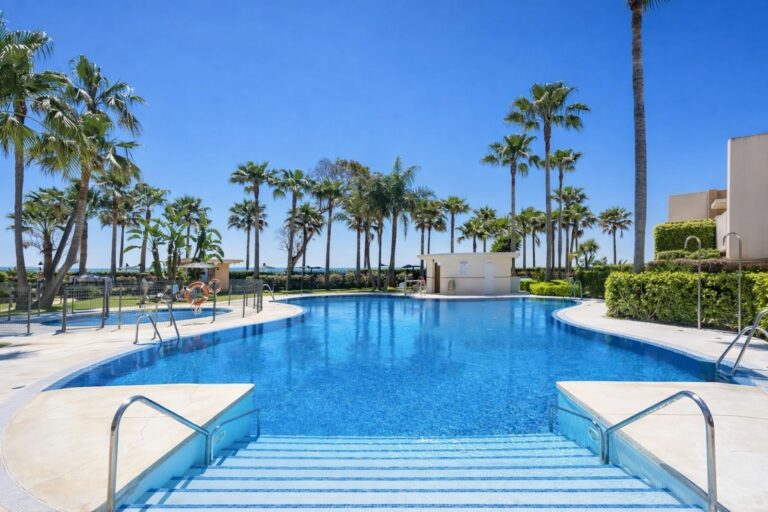 fc3885c97e600653638c6a58bdd9a74e - 14