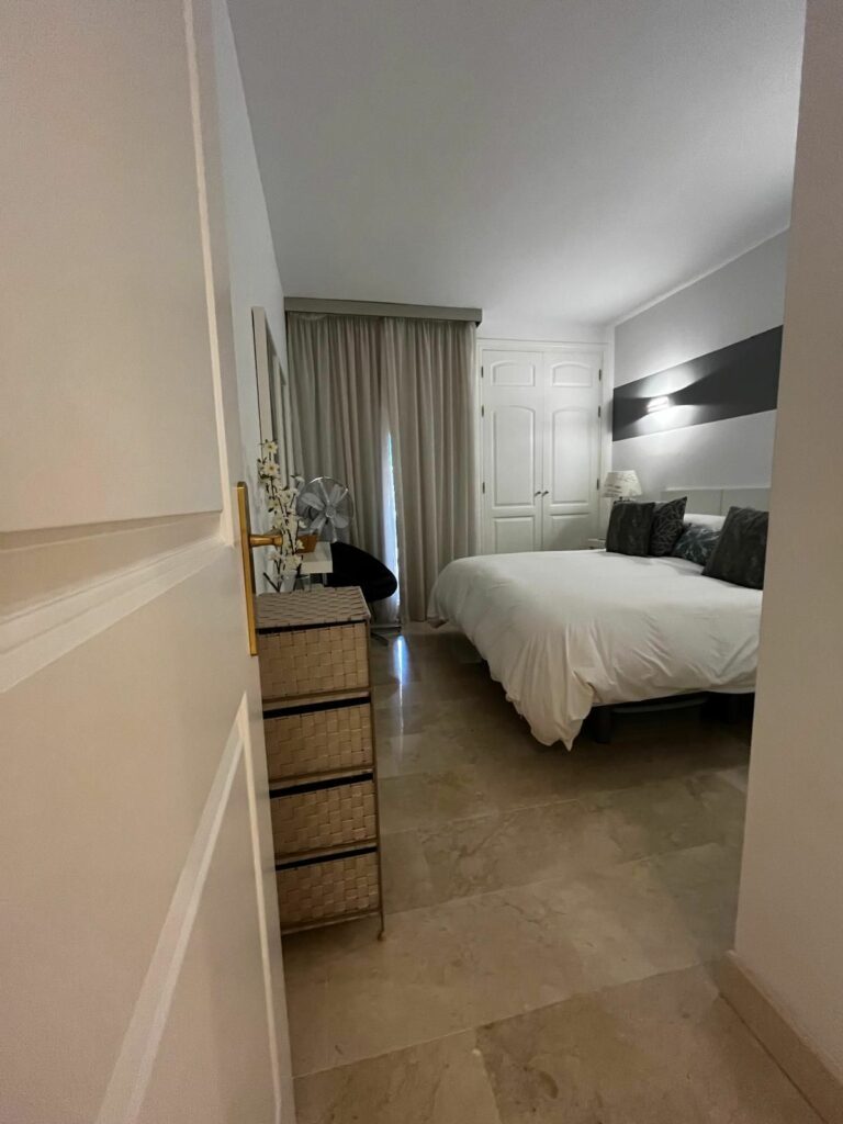 fcbc9a69f5912ce7ba7f6e9129891dda - 4