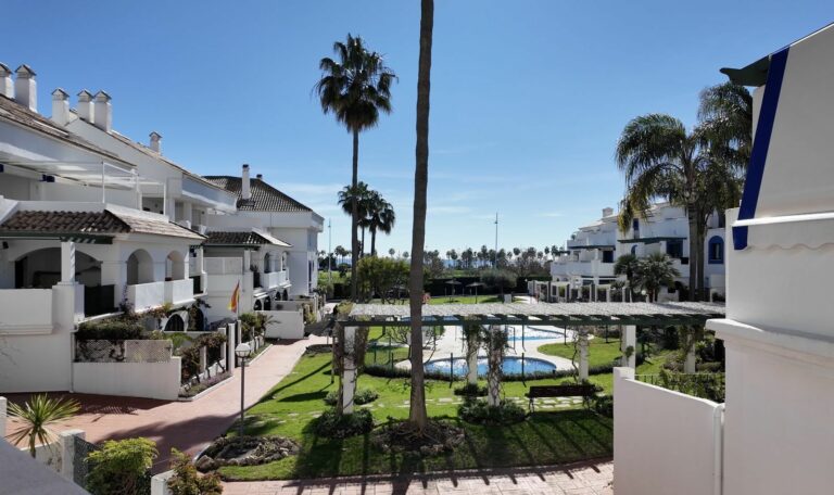 fcd9541c67c1a9cf675cb38fbb3e0c77 - 1