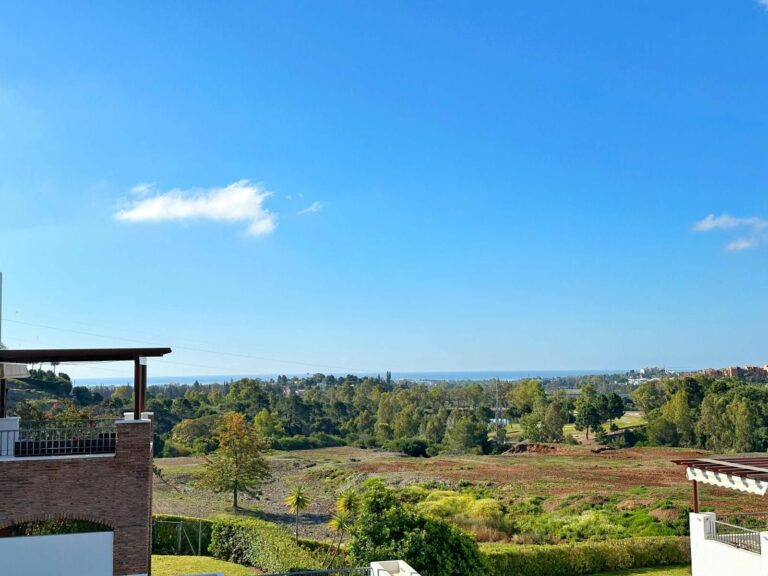 fdaad67f4b1e26a2578a41bfff708cc1 - 1