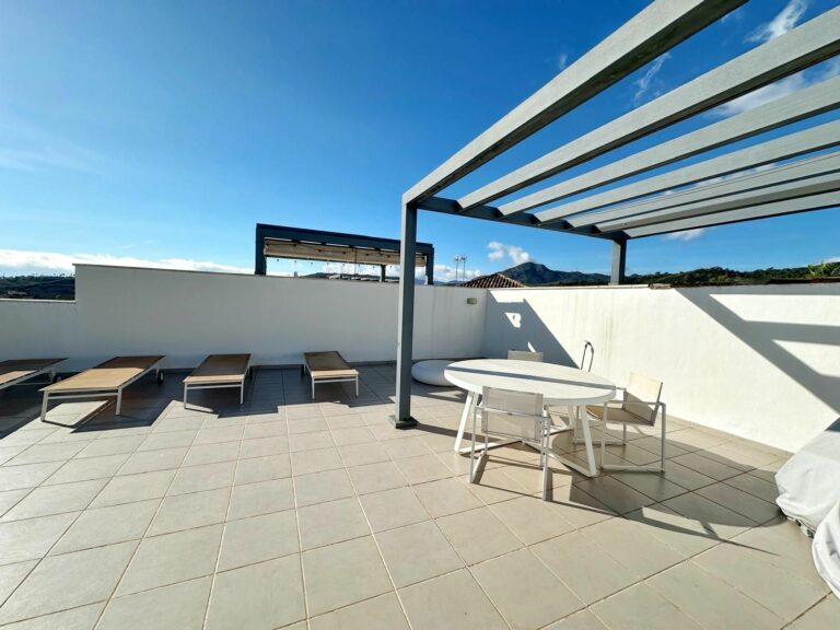 fdaad67f4b1e26a2578a41bfff708cc1 - 8