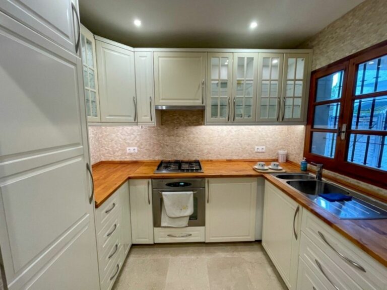 fdd7377d5c903d02c3e174b181ac747e - 11