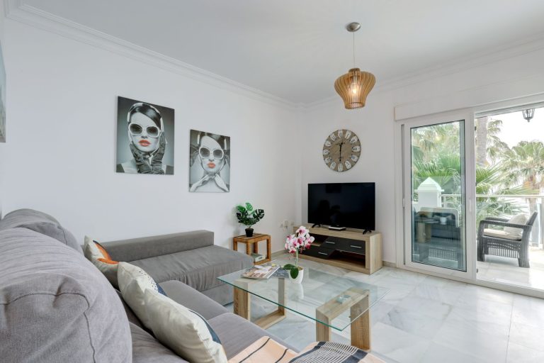 00c2df6a868db9c2b88a4bee29d83328 - 10