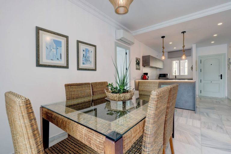 00c2df6a868db9c2b88a4bee29d83328 - 15