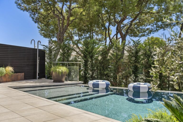 02e6cc7cd3bb0285cd04c3806c174c6c - 15