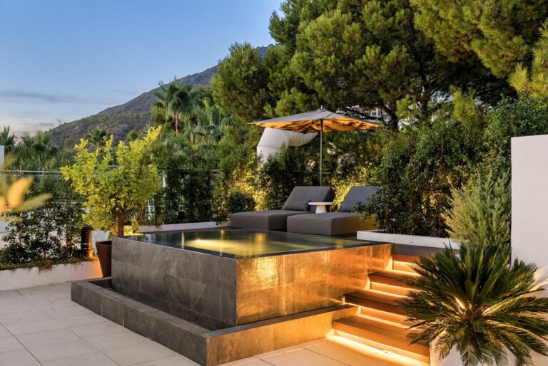 02e6cc7cd3bb0285cd04c3806c174c6c - 16