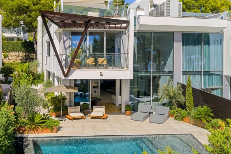 02e6cc7cd3bb0285cd04c3806c174c6c - 2