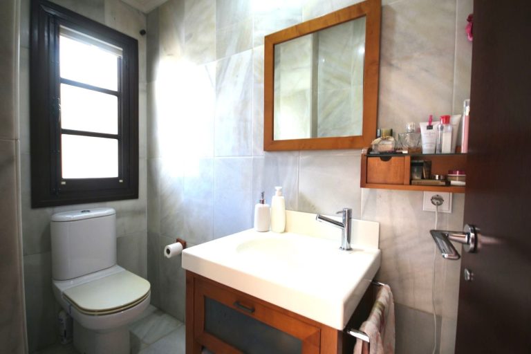 032aaf05a66e09bf50ac6edee2fb072d - 16