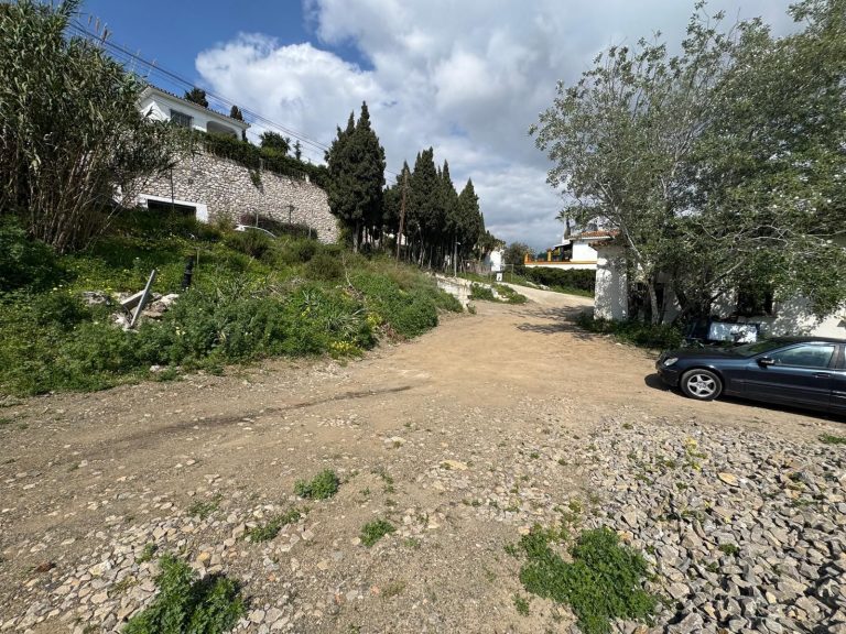 04503c0b4536c19ce0141fdc33886f70 - 16