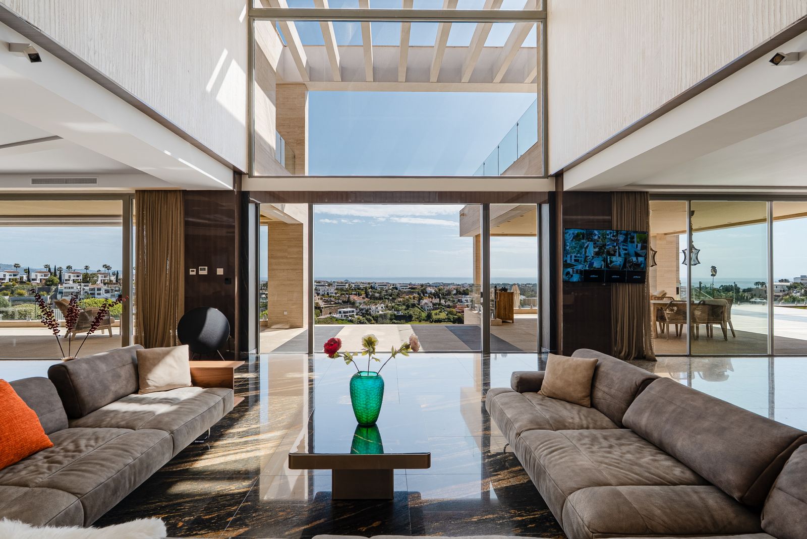 04c3862829185604539ff0b5877d5f34 - 3