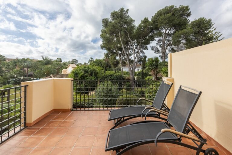 068f3ea80bed3af3447271c0a08915d0 - 12