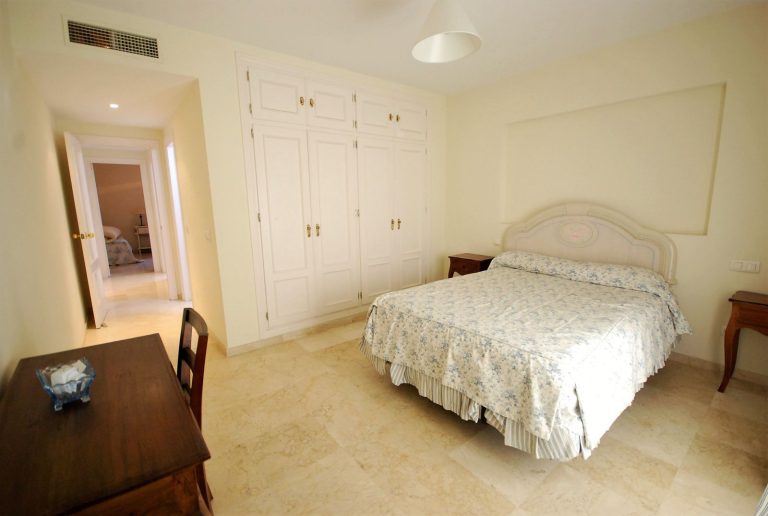 07ac7c78dce13d4604771e0f9dc9fa6e - 15