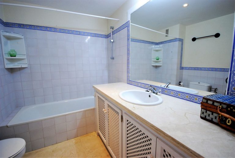 07ac7c78dce13d4604771e0f9dc9fa6e - 16