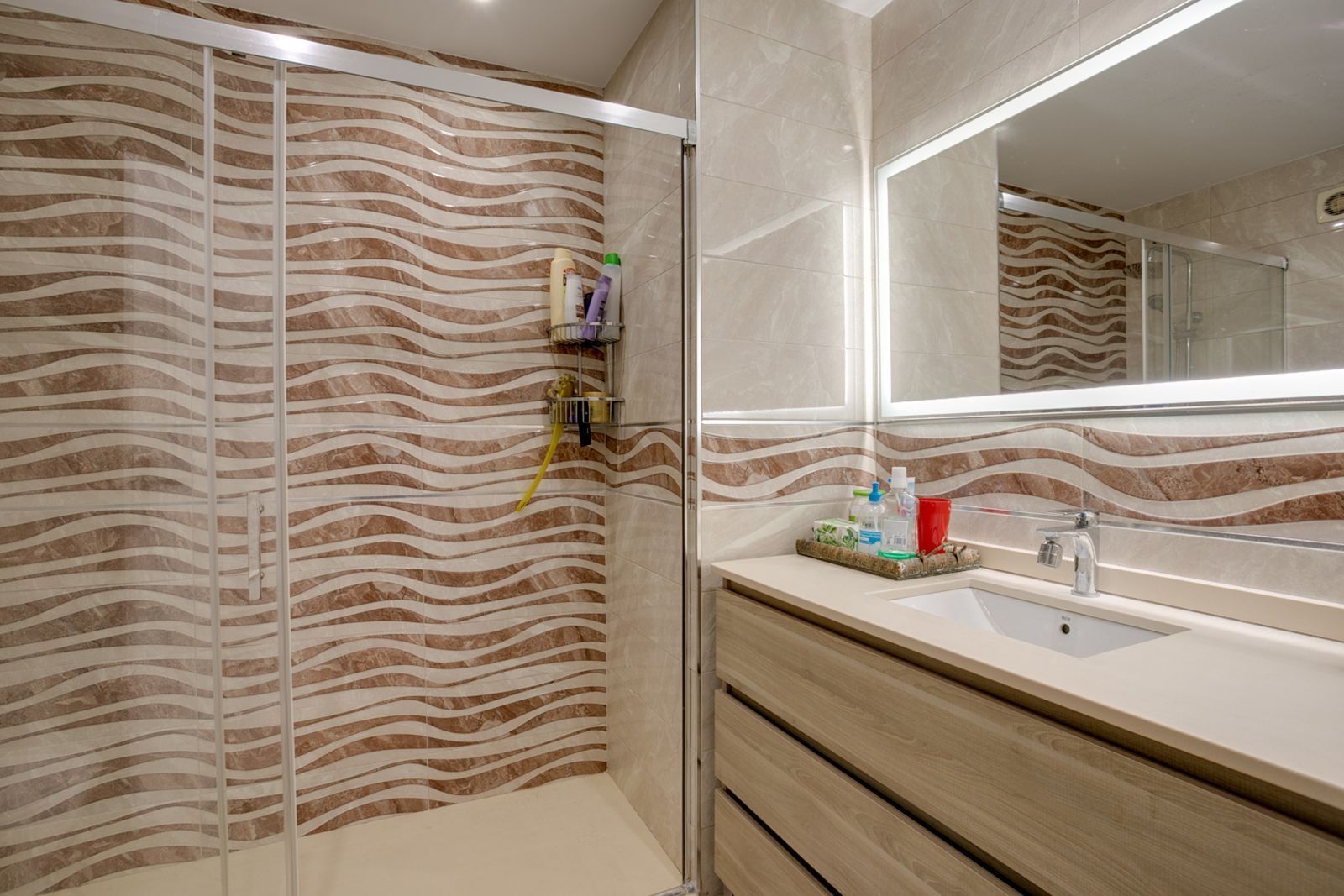 083061e0bd5a9d707b46a879633ce7ce - 11