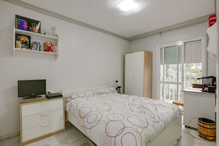 083061e0bd5a9d707b46a879633ce7ce - 12