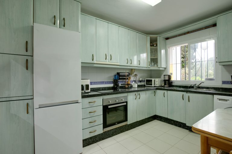 083061e0bd5a9d707b46a879633ce7ce - 7