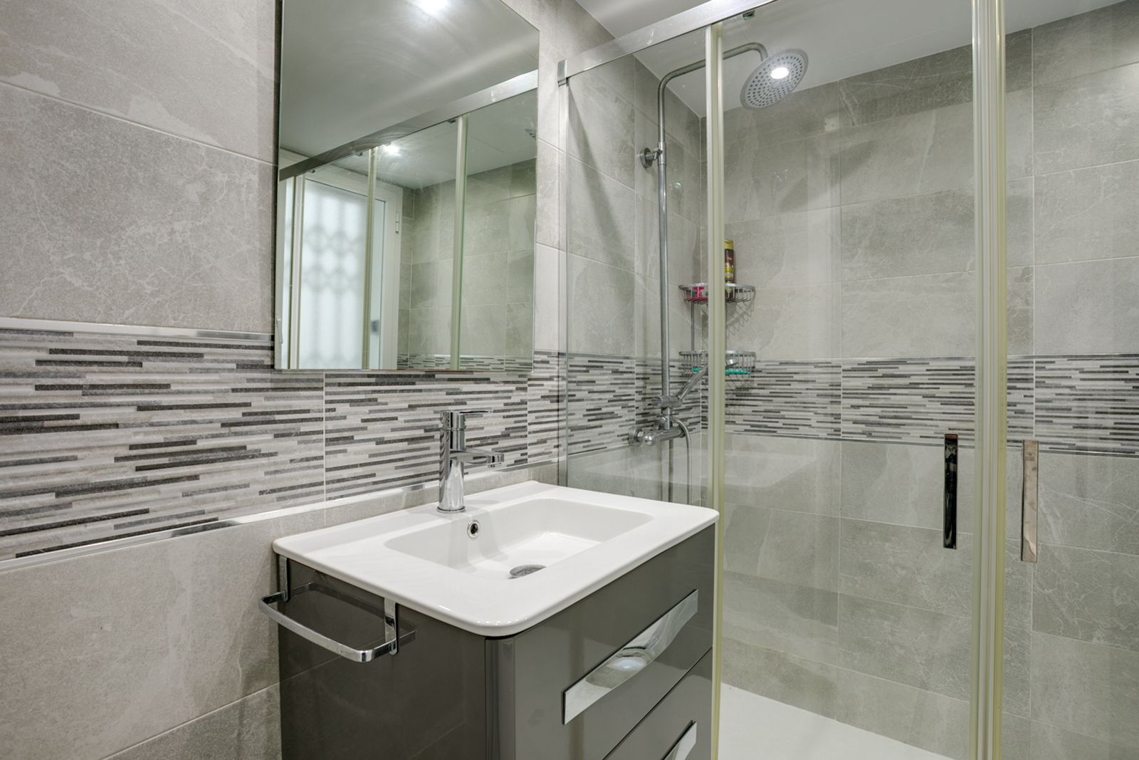 083061e0bd5a9d707b46a879633ce7ce - 9