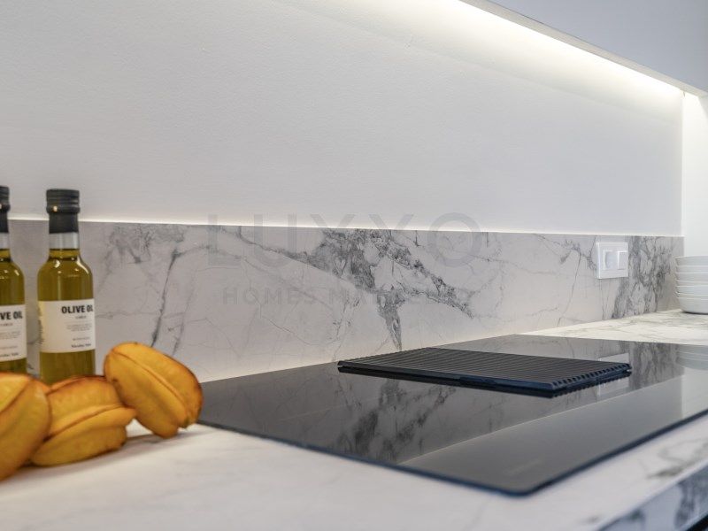 08e00fd32d23e02b7c7b0f474ab08a5e - 11