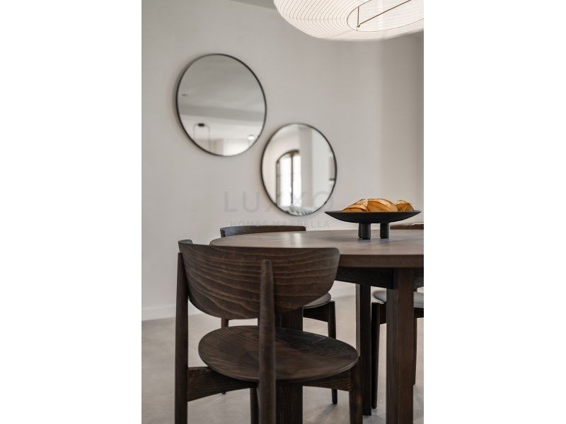 08e00fd32d23e02b7c7b0f474ab08a5e - 14