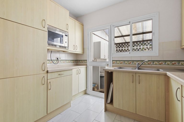 0982570053d742d534275ea7108dfae1 - 11