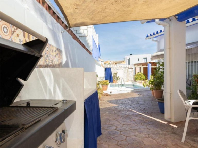 0a3e9633d7f4b68f0c9909a83fbdac2b - 16