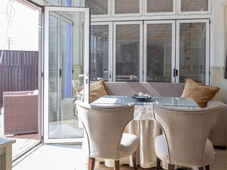 0a3e9633d7f4b68f0c9909a83fbdac2b - 4