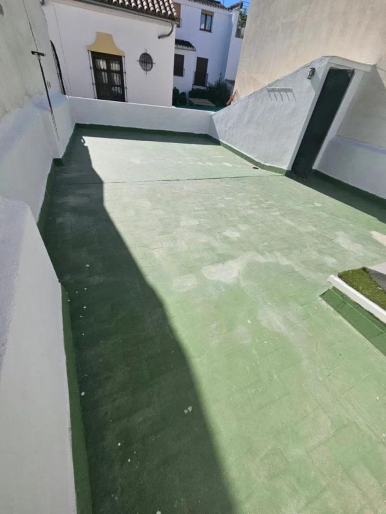 0b5a3ecc844e9e3161ef0c71519f483b - 2