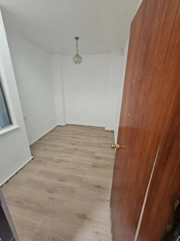 0b5a3ecc844e9e3161ef0c71519f483b - 4