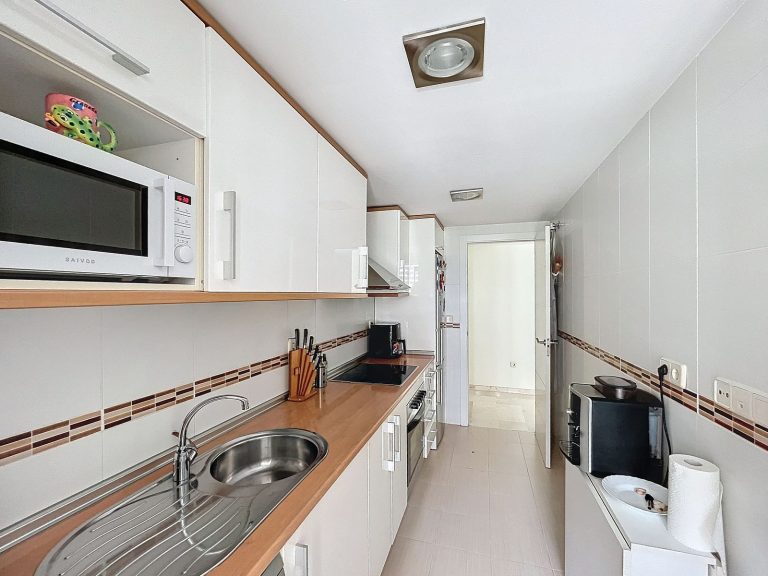 0b87c4b923b73e1df4d9eee6864097e9 - 14