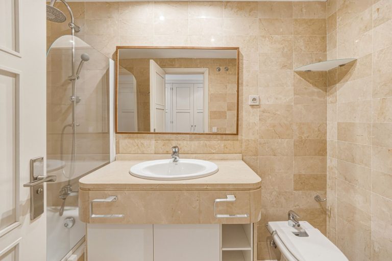 0c6f51fe42c921aee2f57387b28636dd - 6