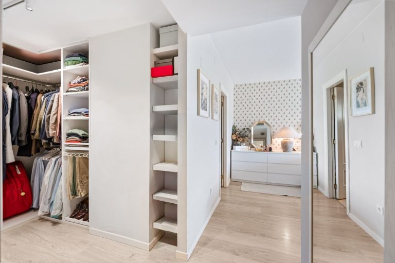 0e12ed15b9ba91ff1d46a64f83f3d6c9 - 15