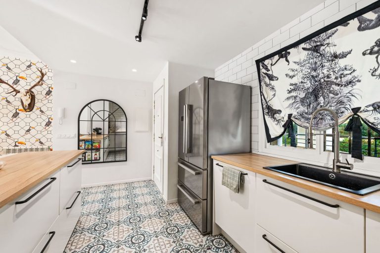 0e12ed15b9ba91ff1d46a64f83f3d6c9 - 8