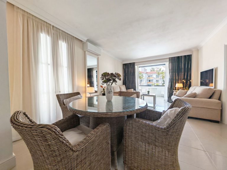 0e68738afb15f2a2345de0052b3b3867 - 4