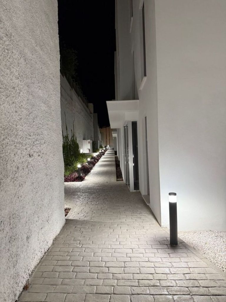 0f312c17aa77240ab92602f91152361a - 12