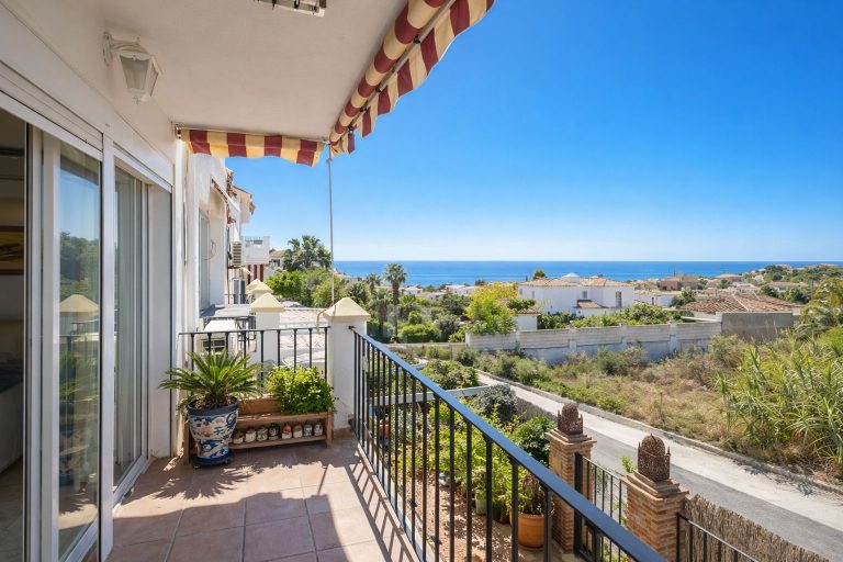 0fdd7cdd8aa805082cf14051cc025669 - 4