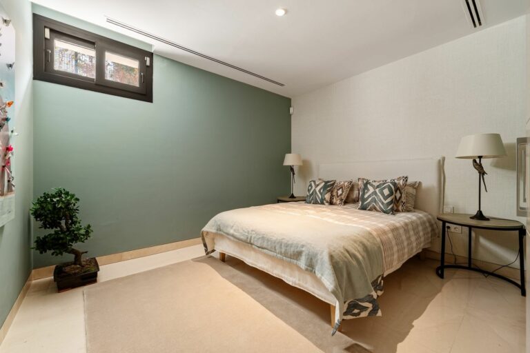 10fafe7e8d5b26cd7512d811e2411ccb - 11